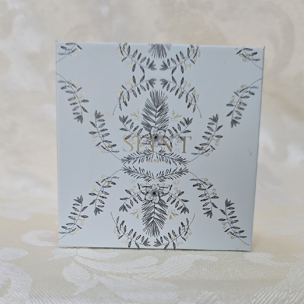 SEINT Exclusive Nostalgia Collection Palette - Elegant Silver Design